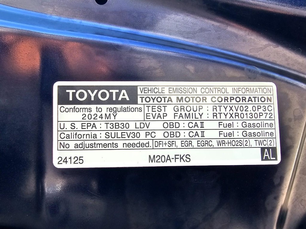 Toyota Corolla Vehicle Full-screen Gallery Image 35