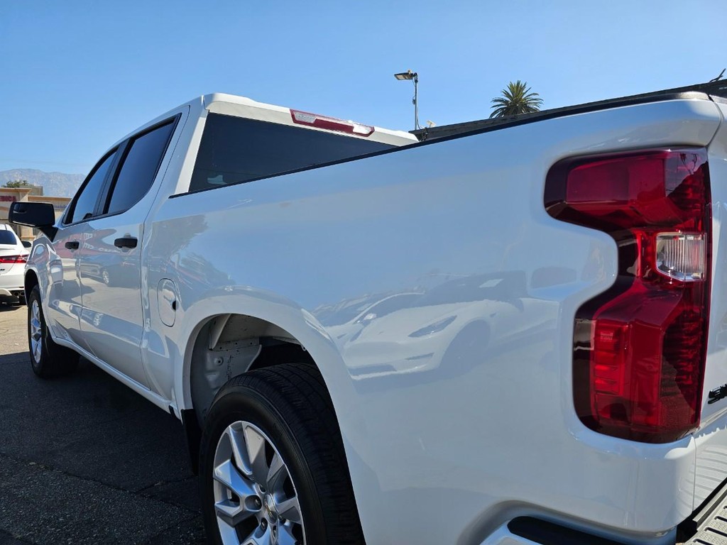 Chevrolet Silverado 1500 Vehicle Full-screen Gallery Image 11