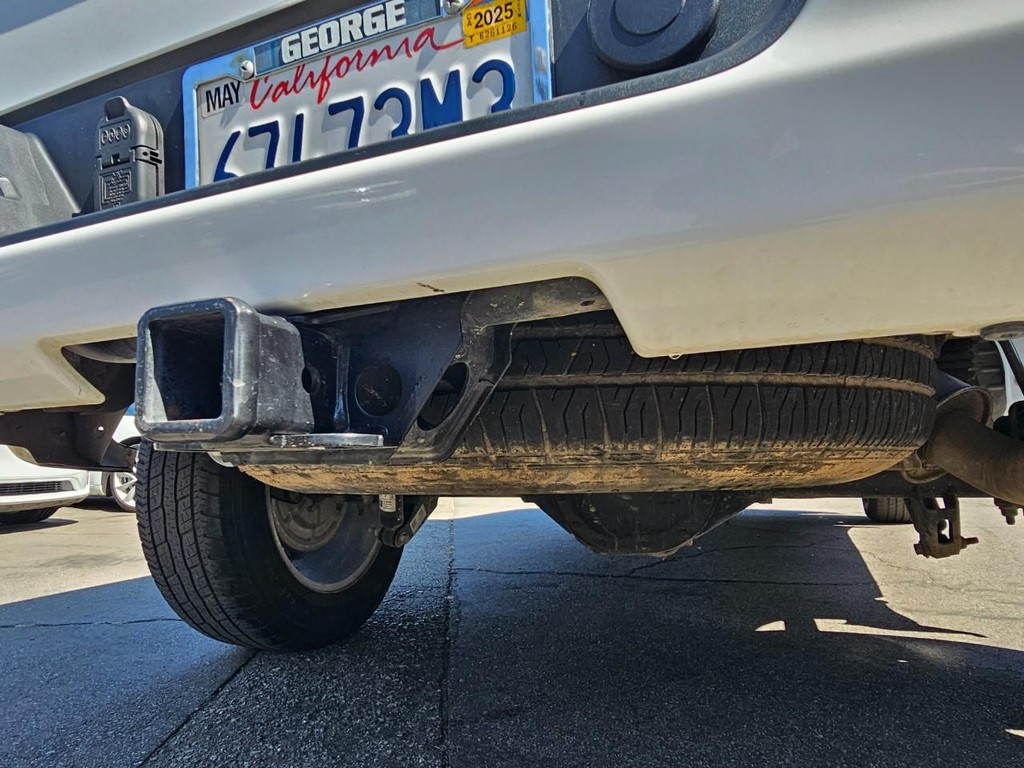 Chevrolet Silverado 1500 Vehicle Full-screen Gallery Image 14
