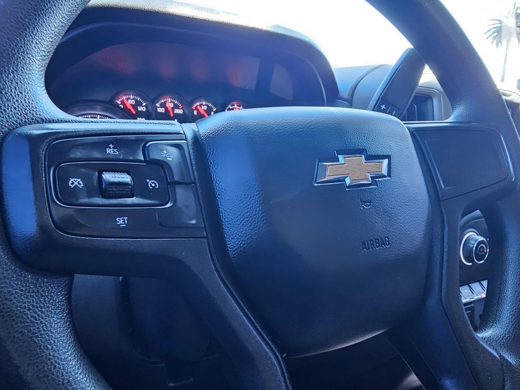 Chevrolet Silverado 1500 Vehicle Full-screen Gallery Image 20