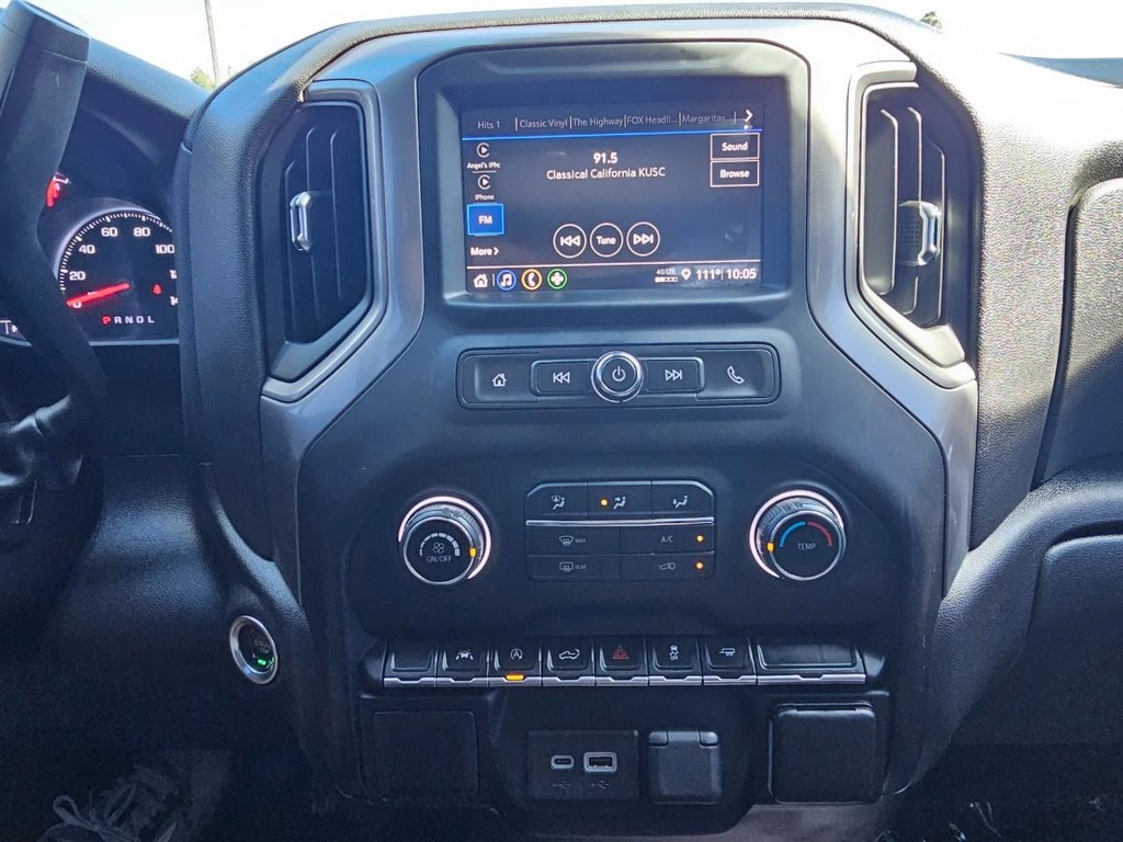Chevrolet Silverado 1500 Vehicle Full-screen Gallery Image 22