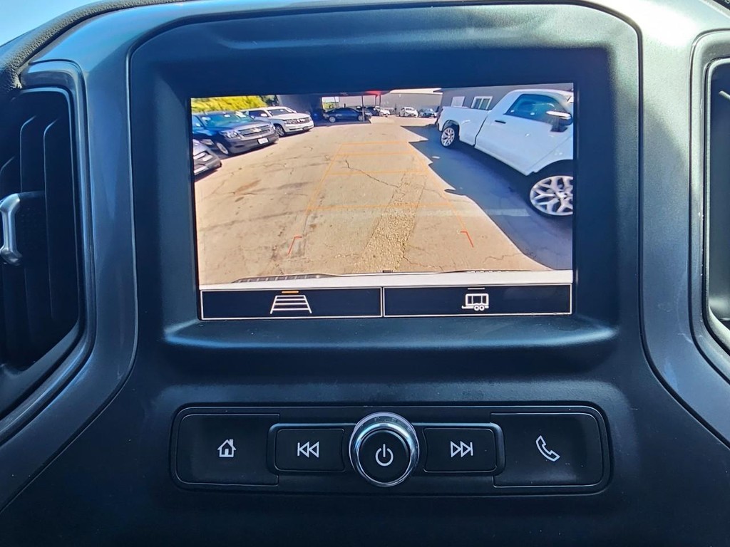 Chevrolet Silverado 1500 Vehicle Full-screen Gallery Image 23