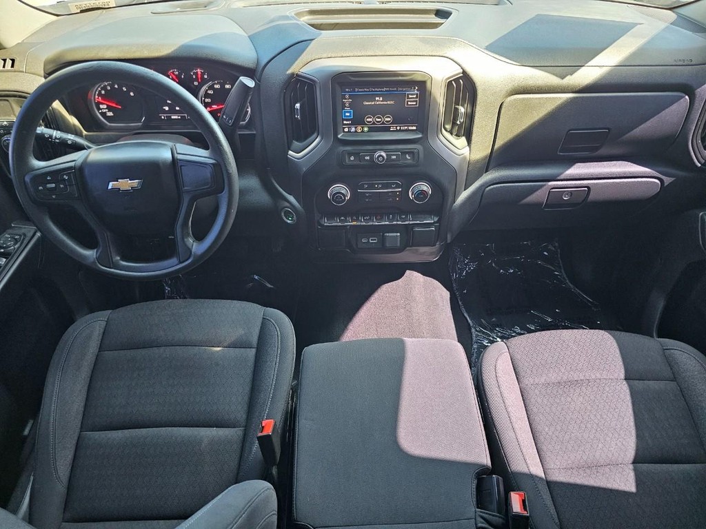 Chevrolet Silverado 1500 Vehicle Full-screen Gallery Image 26