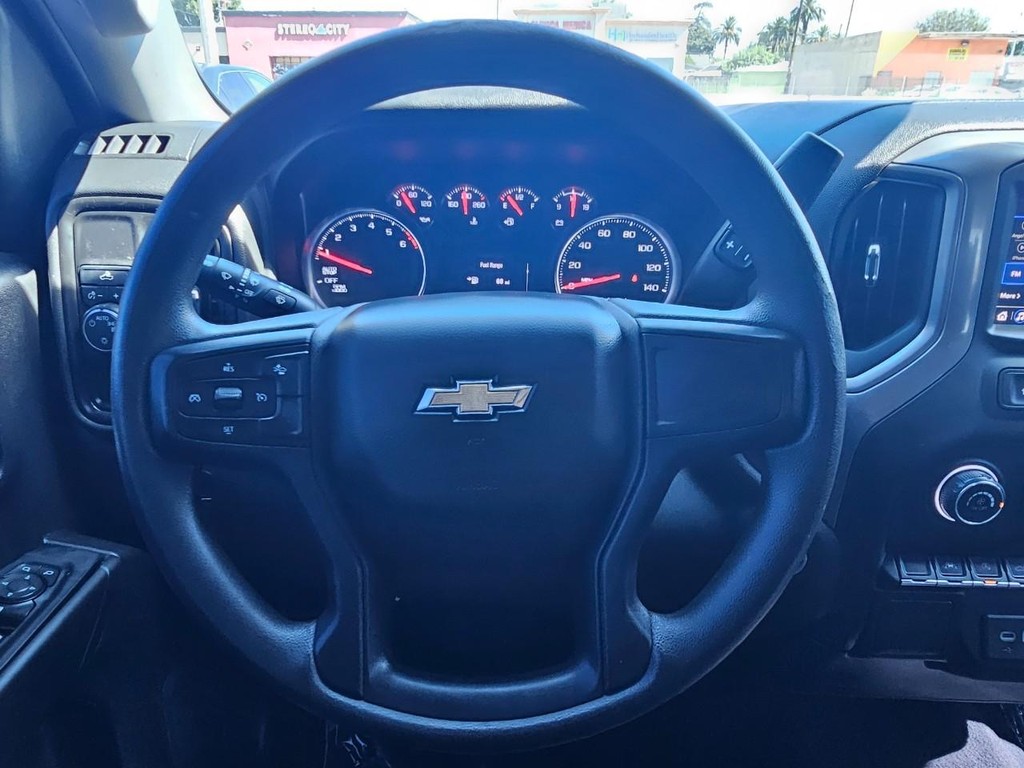 Chevrolet Silverado 1500 Vehicle Full-screen Gallery Image 28