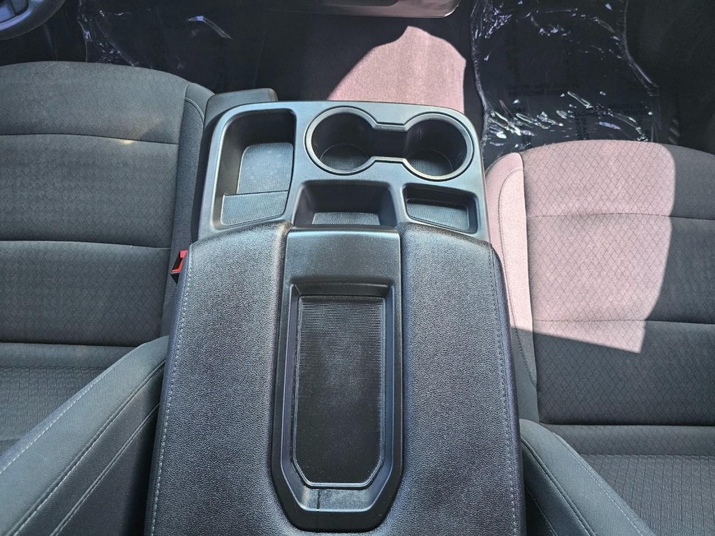 Chevrolet Silverado 1500 Vehicle Full-screen Gallery Image 32