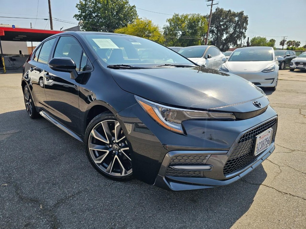 Toyota Corolla Vehicle Full-screen Gallery Image 7