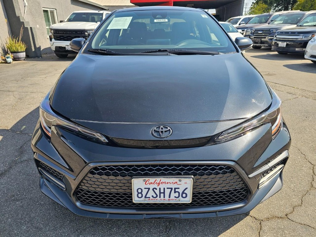 Toyota Corolla Vehicle Full-screen Gallery Image 8