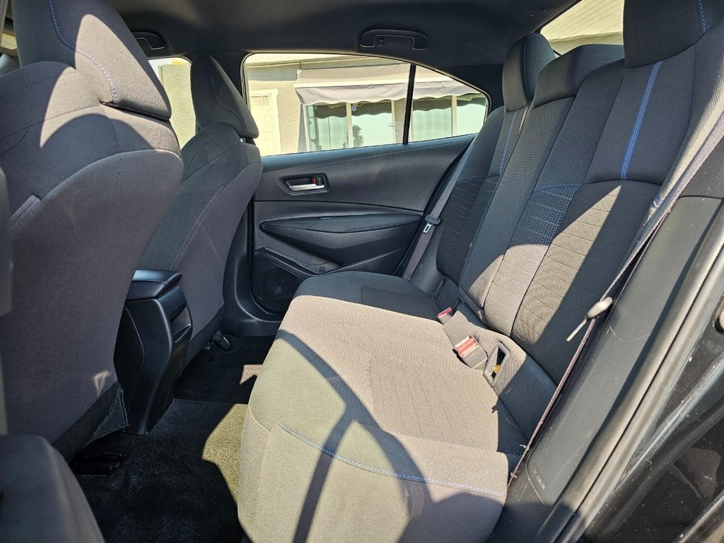 Toyota Corolla Vehicle Full-screen Gallery Image 24