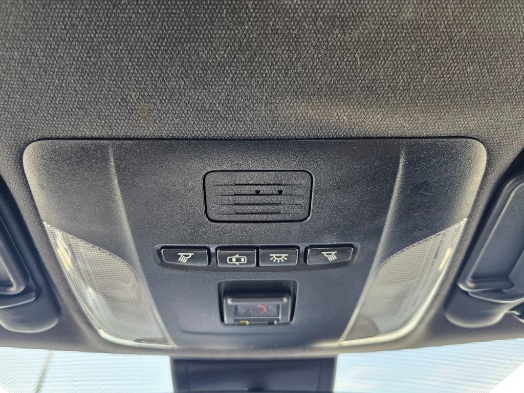 Toyota Corolla Vehicle Full-screen Gallery Image 31