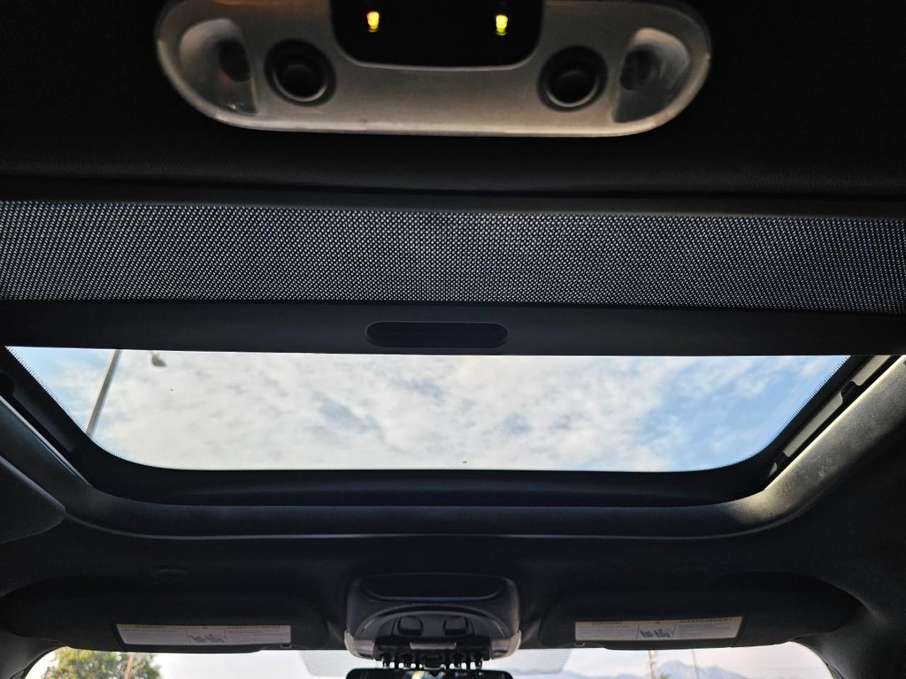 MINI Hardtop 4 Door Vehicle Full-screen Gallery Image 31