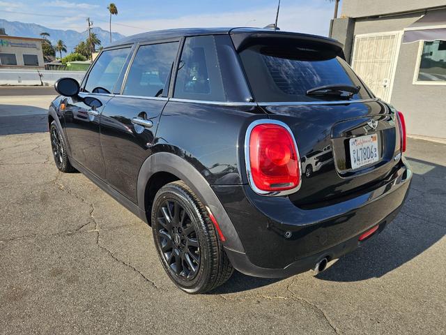 MINI Hardtop 4 Door Vehicle Full-screen Gallery Image 3