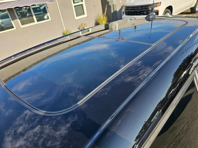 MINI Hardtop 4 Door Vehicle Full-screen Gallery Image 14
