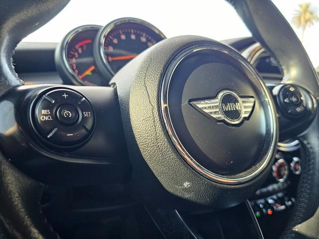 MINI Hardtop 4 Door Vehicle Full-screen Gallery Image 19