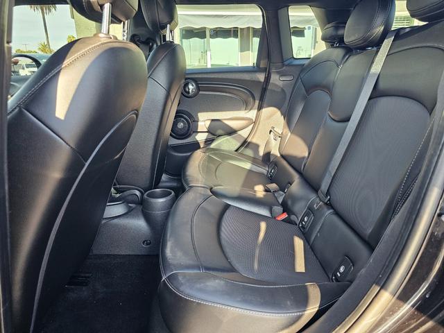 MINI Hardtop 4 Door Vehicle Full-screen Gallery Image 24