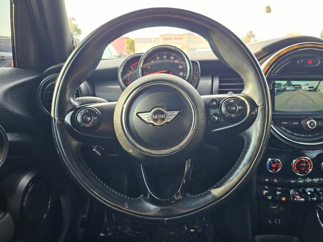 MINI Hardtop 4 Door Vehicle Full-screen Gallery Image 27