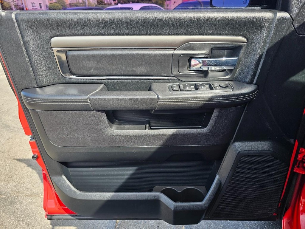 Ram 1500 Vehicle Full-screen Gallery Image 21