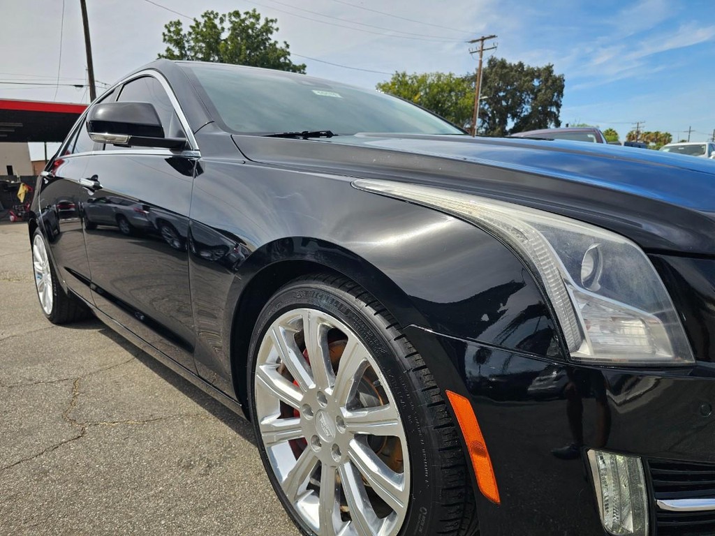Cadillac ATS Sedan Vehicle Full-screen Gallery Image 10