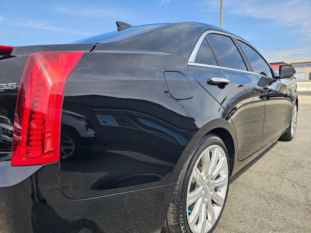 Cadillac ATS Sedan Vehicle Full-screen Gallery Image 13