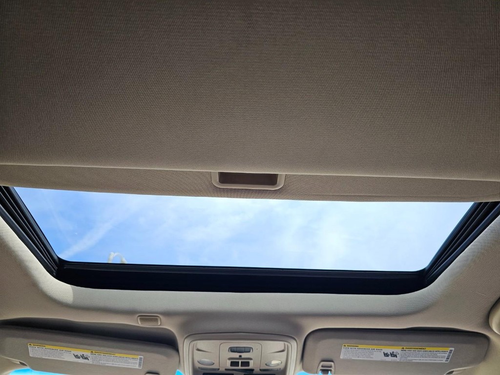 Cadillac ATS Sedan Vehicle Full-screen Gallery Image 31