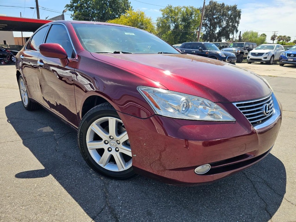 Lexus ES 350 Vehicle Full-screen Gallery Image 7