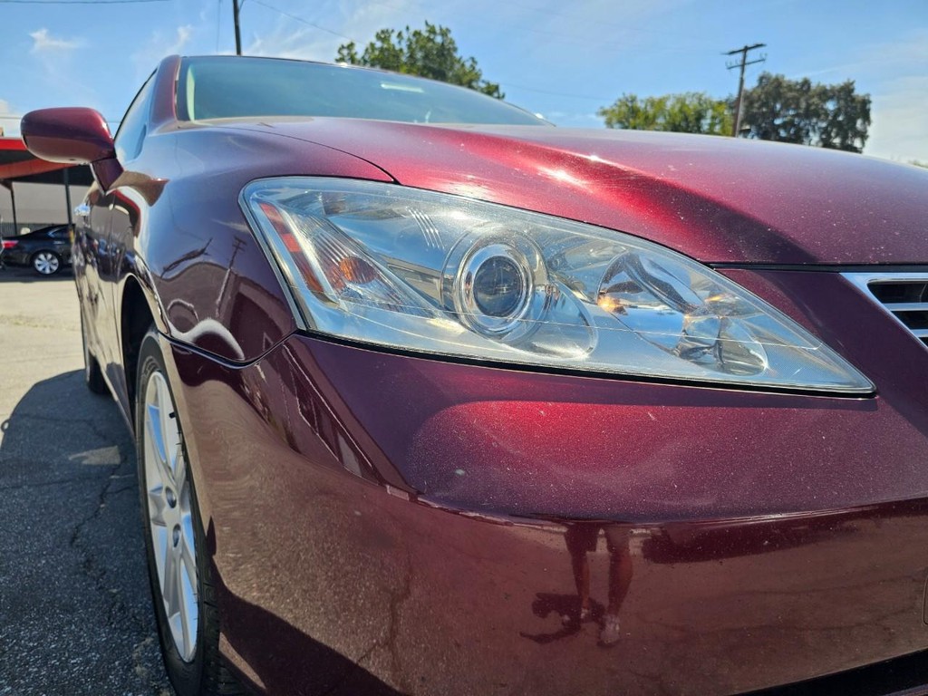 Lexus ES 350 Vehicle Full-screen Gallery Image 9