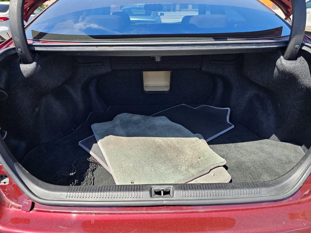 Lexus ES 350 Vehicle Full-screen Gallery Image 32