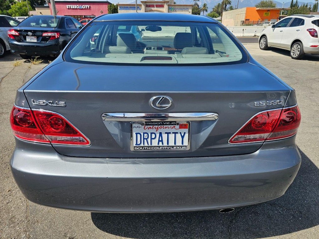 Lexus ES 330 Vehicle Full-screen Gallery Image 4