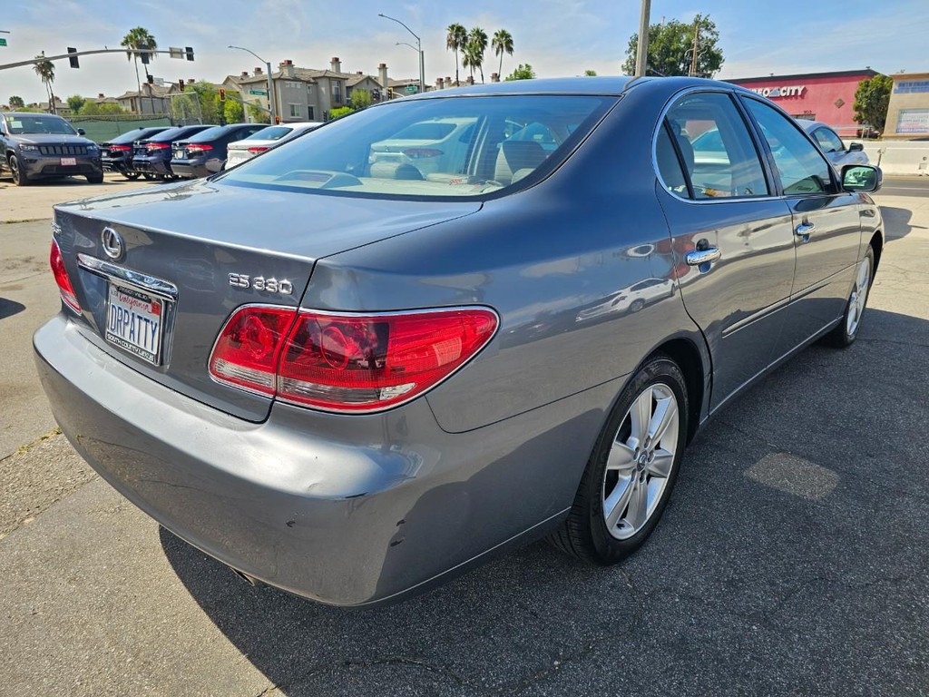 Lexus ES 330 Vehicle Full-screen Gallery Image 5