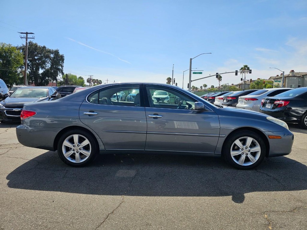 Lexus ES 330 Vehicle Full-screen Gallery Image 6