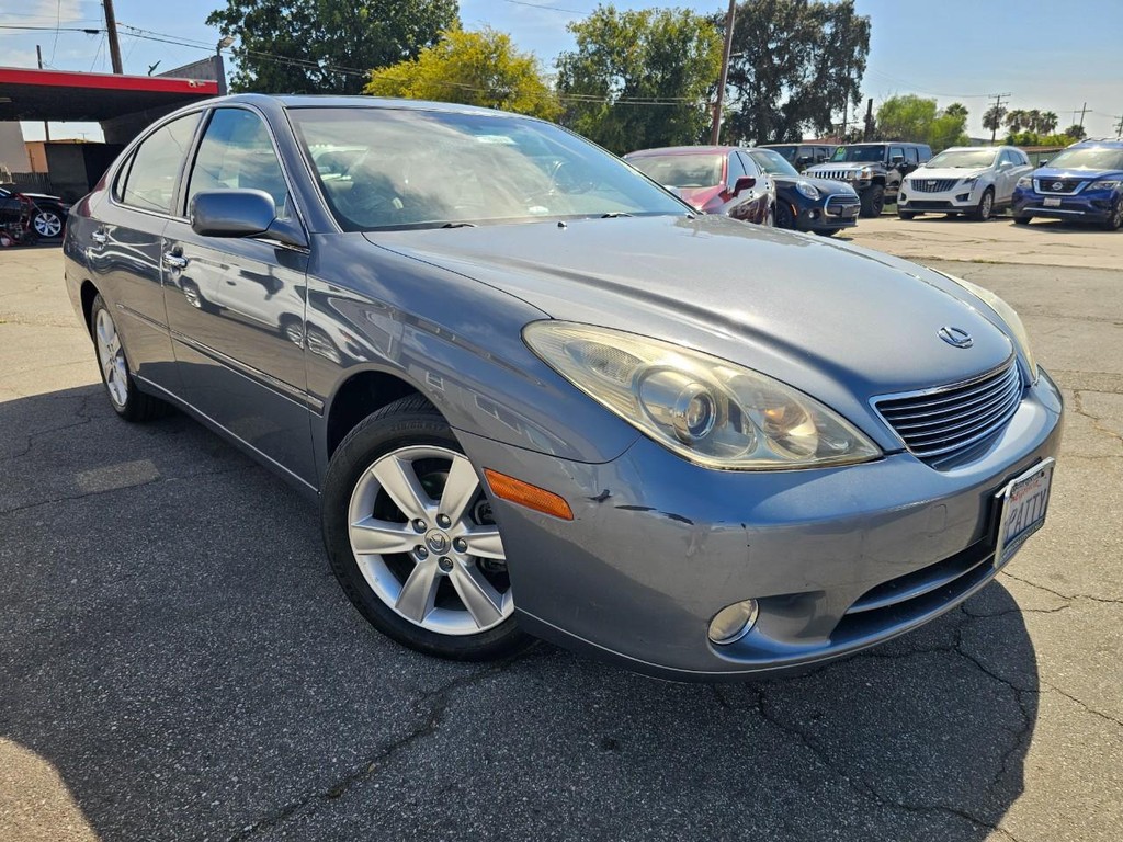Lexus ES 330 Vehicle Full-screen Gallery Image 7