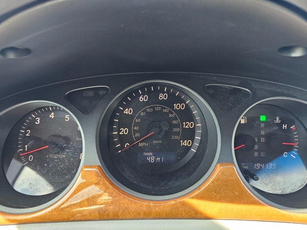 Lexus ES 330 Vehicle Full-screen Gallery Image 20