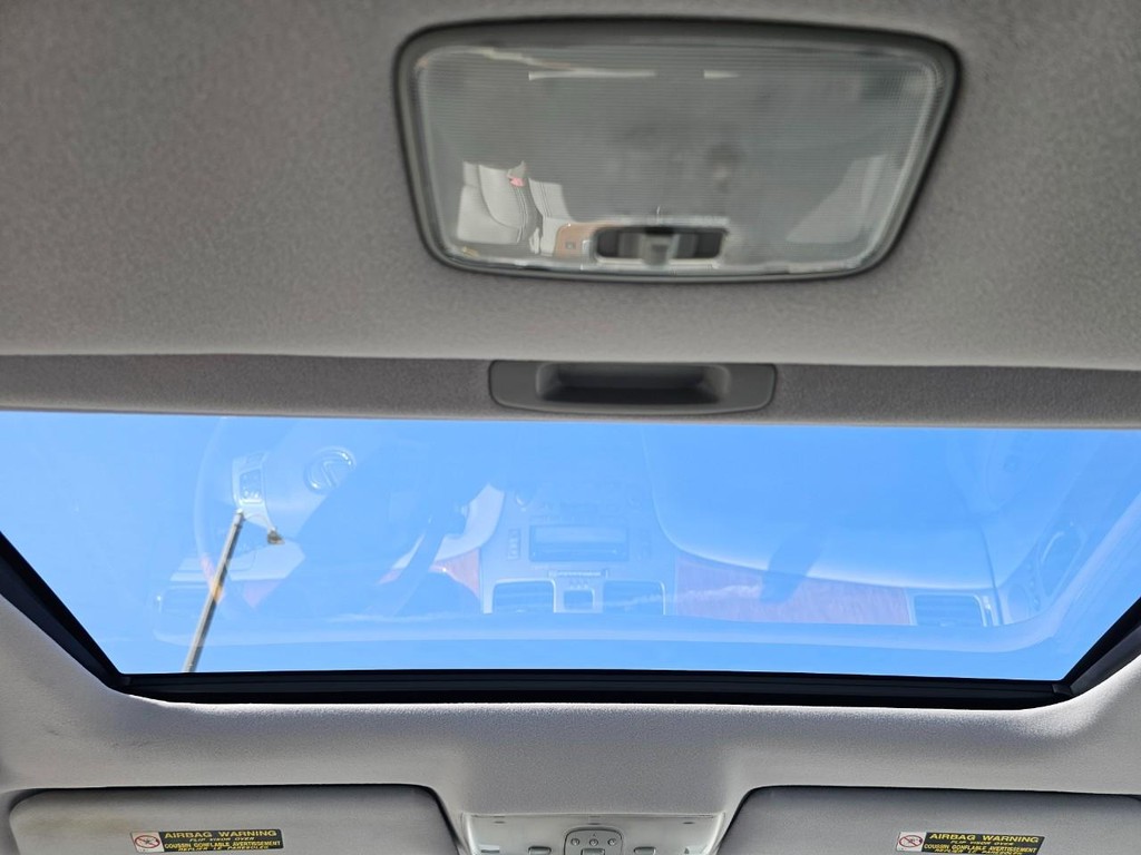 Lexus ES 330 Vehicle Full-screen Gallery Image 31