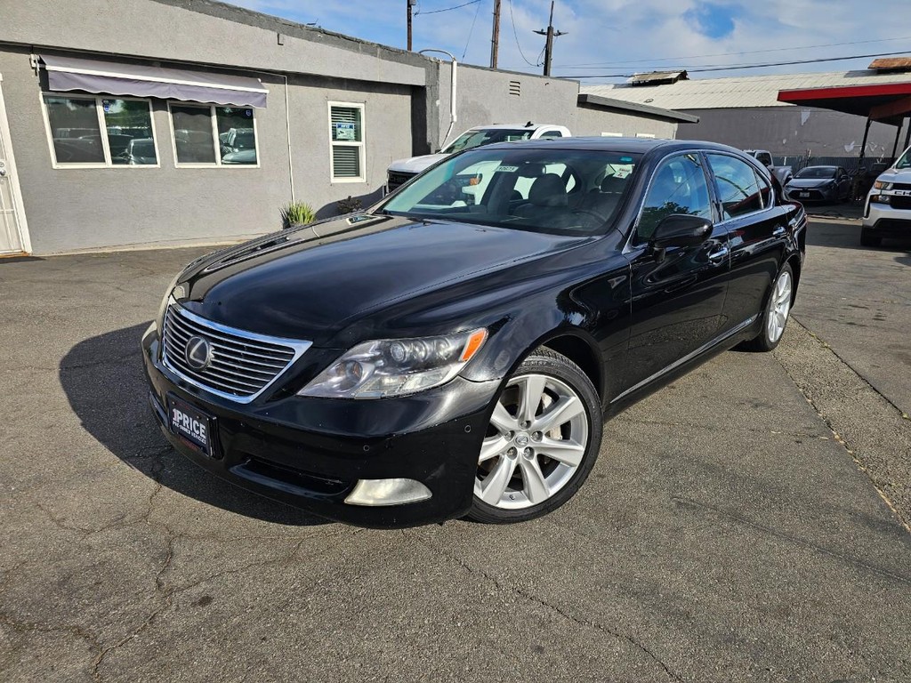 Lexus LS 600h L Vehicle Full-screen Gallery Image 2