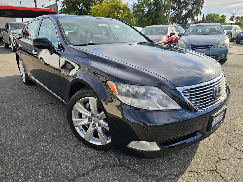 Lexus LS 600h L Vehicle Full-screen Gallery Image 8