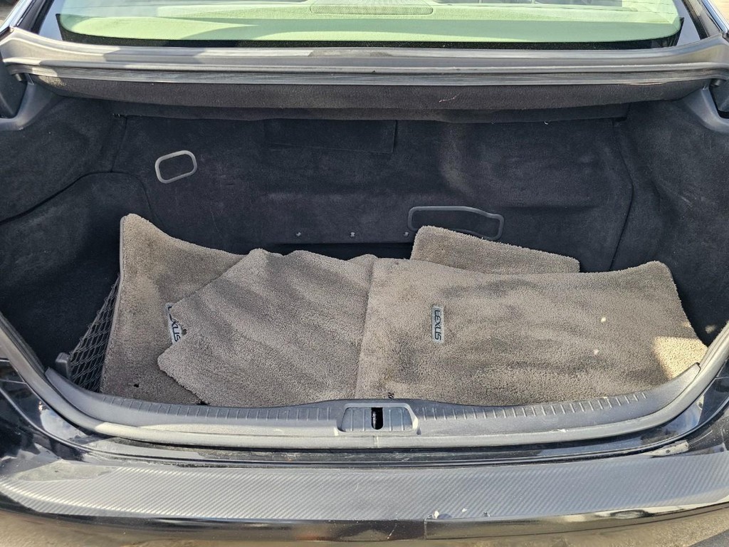 Lexus LS 600h L Vehicle Full-screen Gallery Image 39