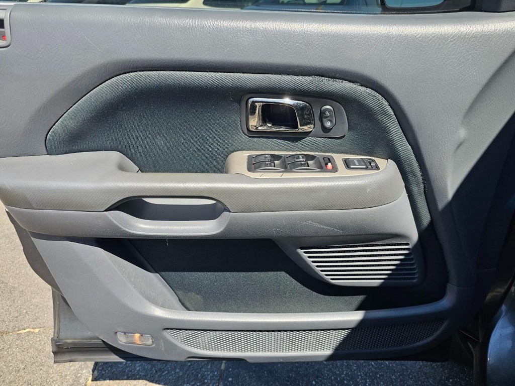 Honda Pilot Vehicle Full-screen Gallery Image 16