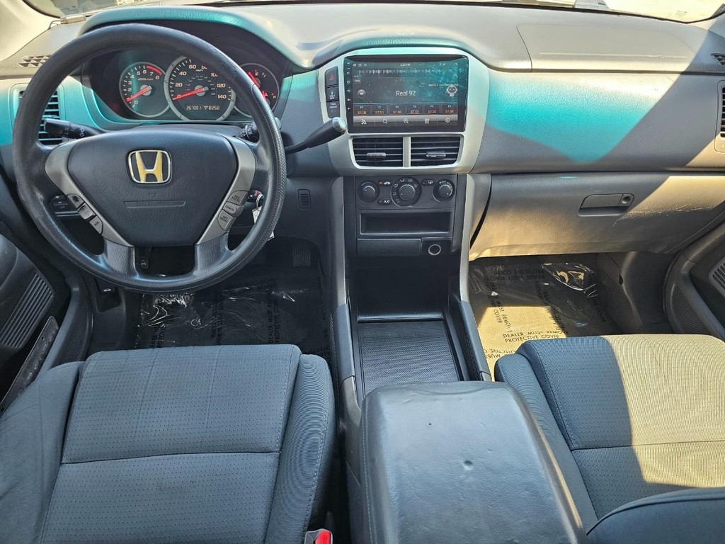 Honda Pilot Vehicle Full-screen Gallery Image 26