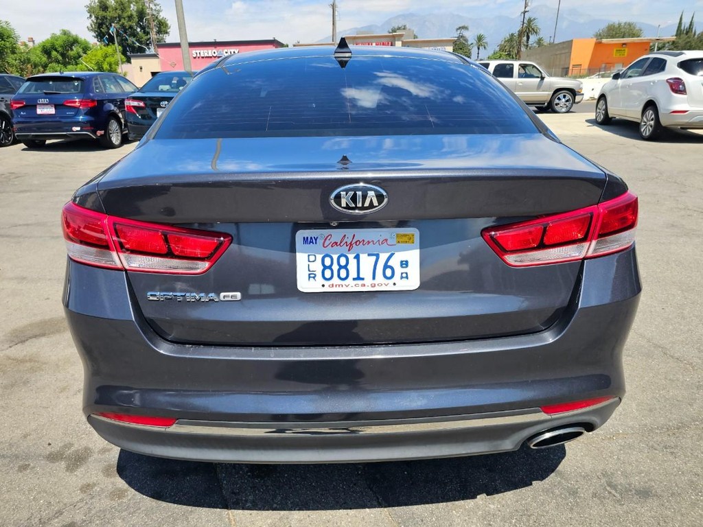 Kia Optima Vehicle Full-screen Gallery Image 4