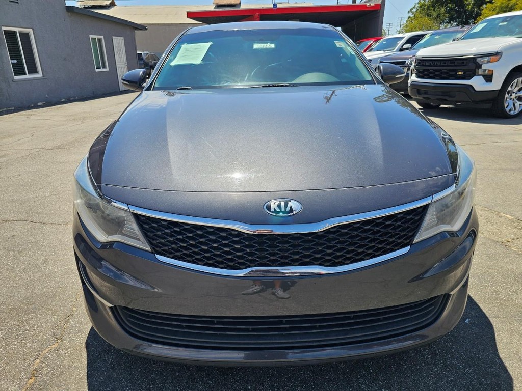 Kia Optima Vehicle Full-screen Gallery Image 8