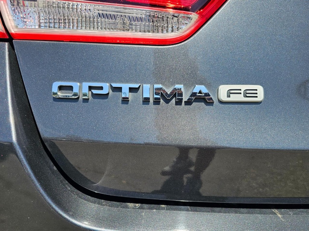 Kia Optima Vehicle Full-screen Gallery Image 13