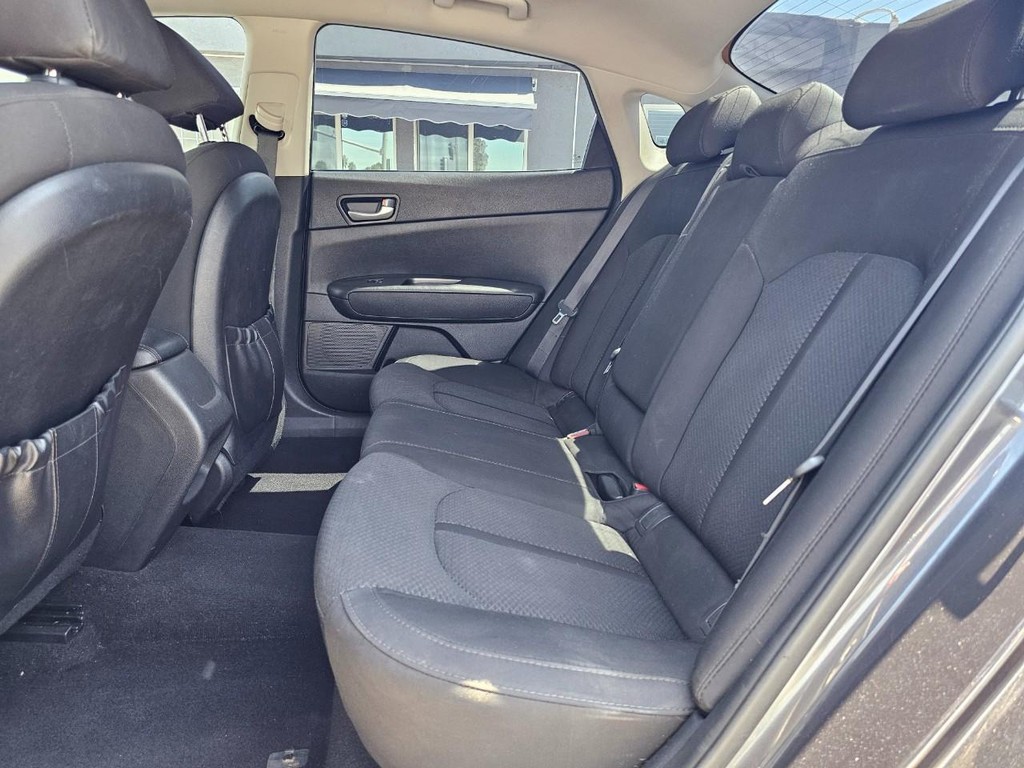 Kia Optima Vehicle Full-screen Gallery Image 26