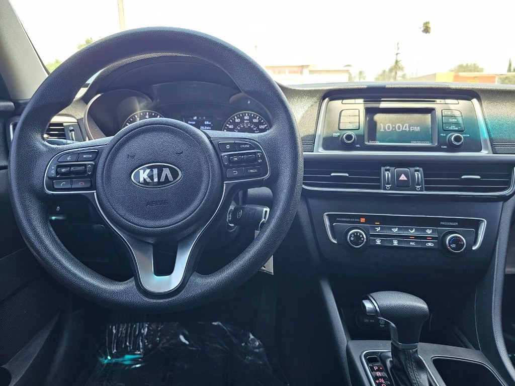 Kia Optima Vehicle Full-screen Gallery Image 28