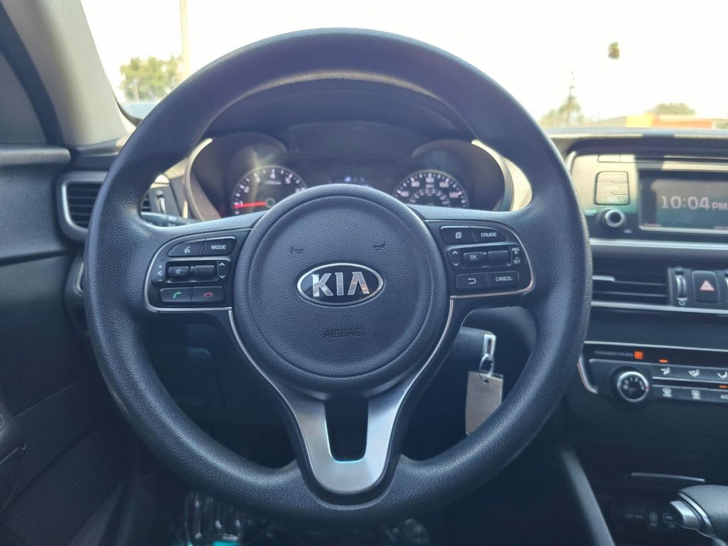 Kia Optima Vehicle Full-screen Gallery Image 29