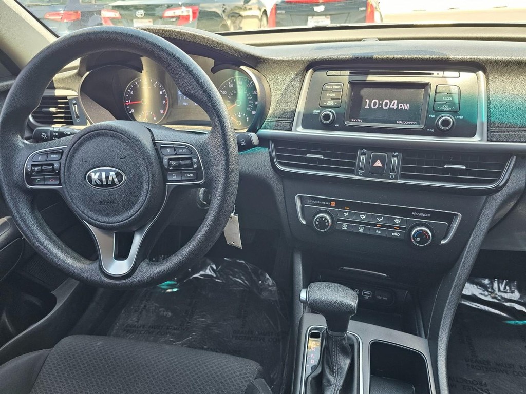 Kia Optima Vehicle Full-screen Gallery Image 30