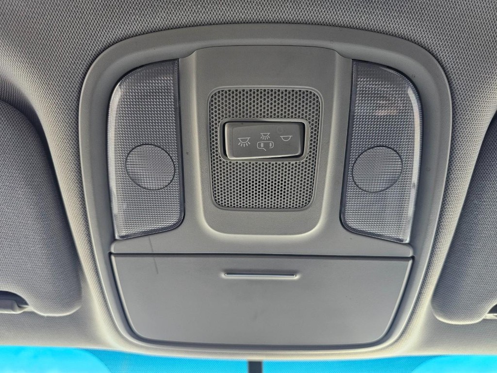 Kia Optima Vehicle Full-screen Gallery Image 33