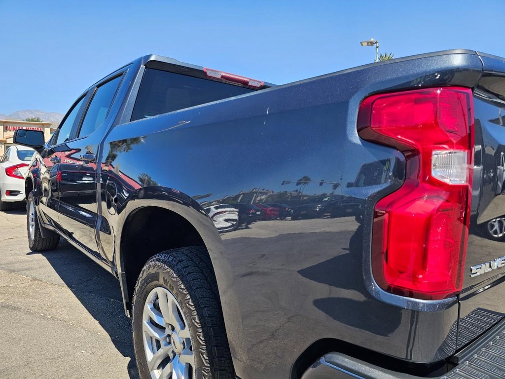Chevrolet Silverado 1500 Vehicle Full-screen Gallery Image 12