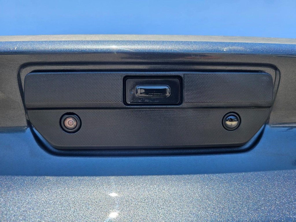 Chevrolet Silverado 1500 Vehicle Full-screen Gallery Image 15