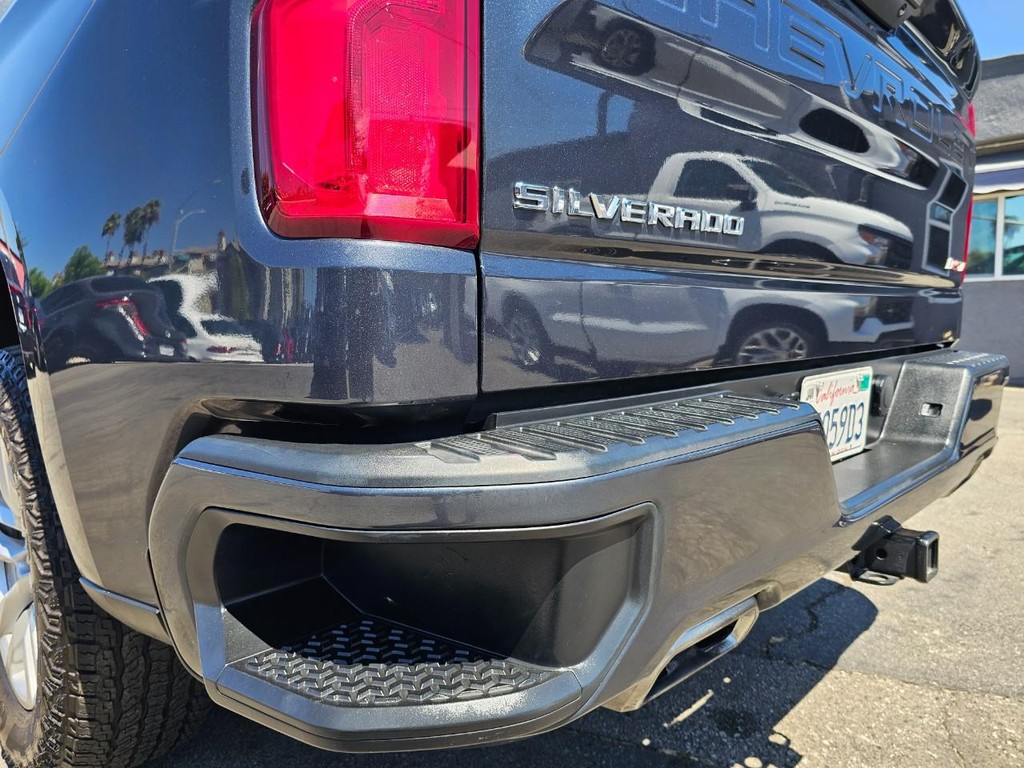 Chevrolet Silverado 1500 Vehicle Full-screen Gallery Image 17