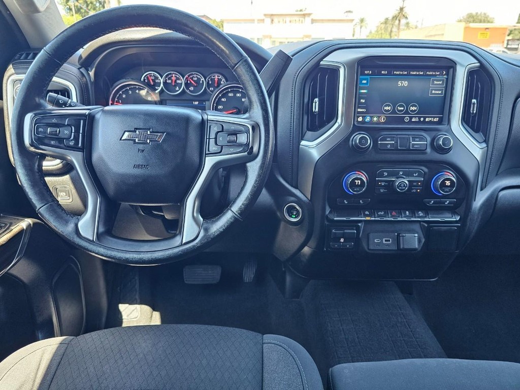 Chevrolet Silverado 1500 Vehicle Full-screen Gallery Image 28