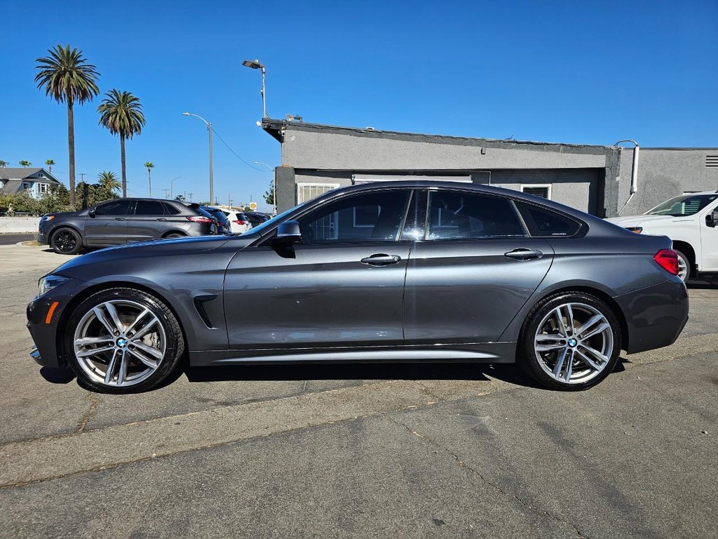 BMW 4 Series Vehicle Full-screen Gallery Image 3